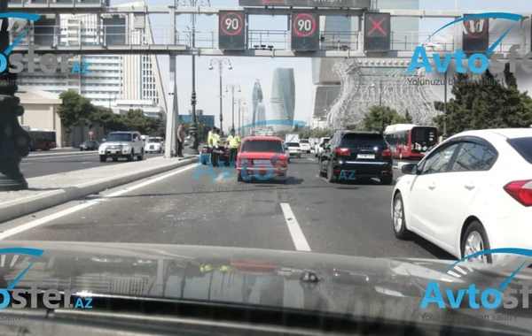 Bakıda zəncirvari qəza: “Range Rover”, BMW, Mercedes... - FOTO