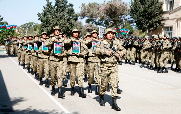 Azərbaycan sərhədçilərinə orden və medallar təqdim edilib - FOTO