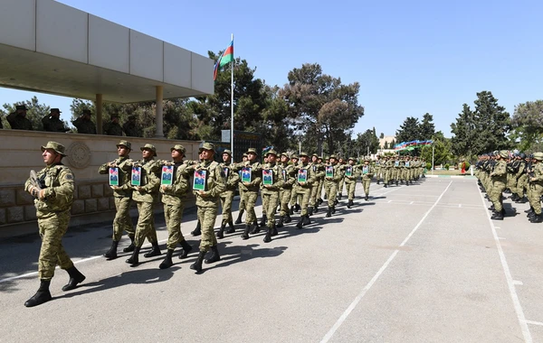 Azərbaycan sərhədçilərinə orden və medallar təqdim edilib - FOTO