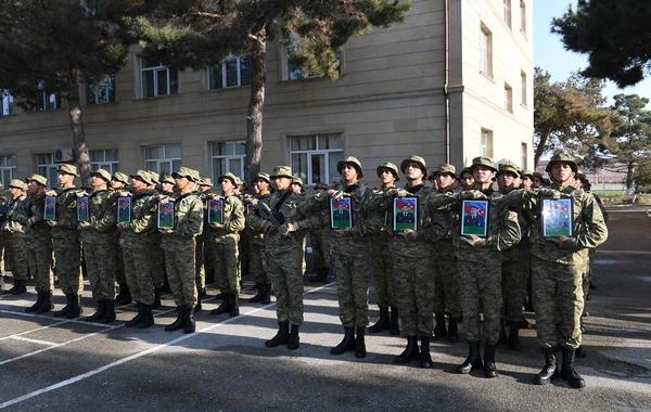 Azərbaycan sərhədçilərinə orden və medallar təqdim edilib - FOTO