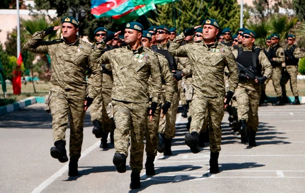 Azərbaycan sərhədçilərinə orden və medallar təqdim edilib - FOTO