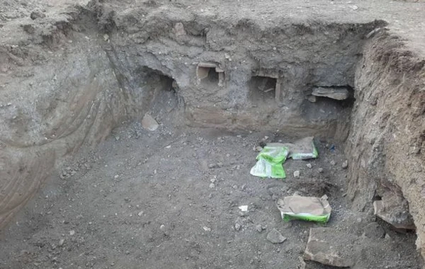 Tarixi abidə məktəb tikintisini yarımçıq qoydu - FOTO