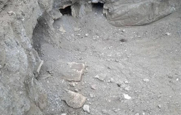 Tarixi abidə məktəb tikintisini yarımçıq qoydu - FOTO