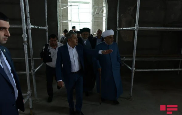Azərbaycandakı dini konfessiyaların rəhbərləri Qazançı kilsəsində - FOTO
