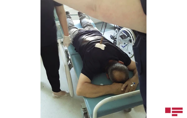 Mərkəzi Bazarın qarşısında bıçaqlanma - FOTO
