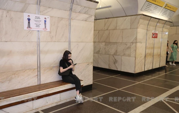 Polis Bakı metrosunda maska reydi keçirdi - FOTO