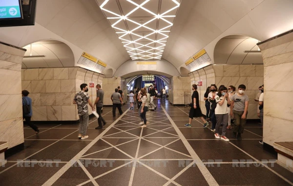 Polis Bakı metrosunda maska reydi keçirdi - FOTO