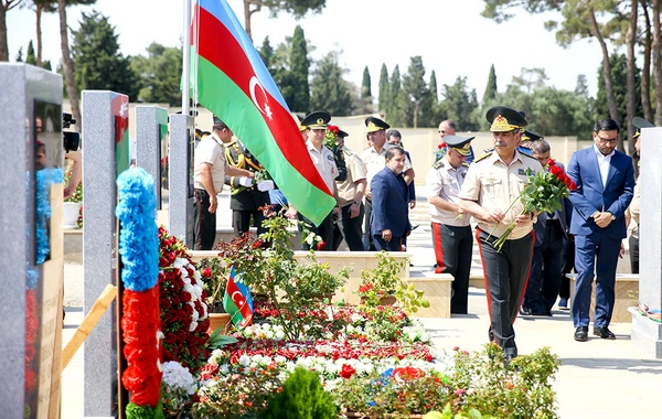 MN rəhbərliyi Tovuz döyüşlərində canlarını fəda edənləri andı - FOTO