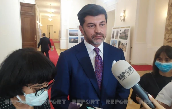 Баку и Тбилиси подписали меморандум о побратимстве
