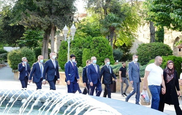 Tbilisi meri Bakını gəzib - FOTO