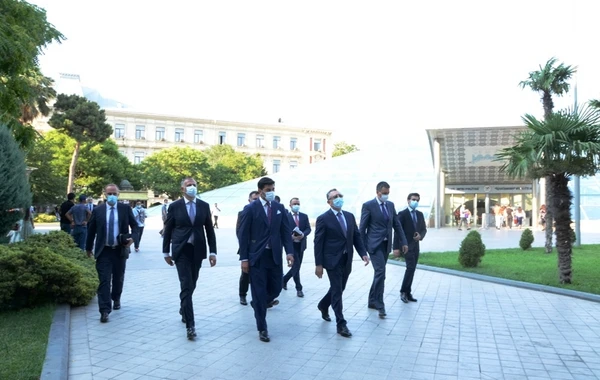Tbilisi meri Bakını gəzib - FOTO