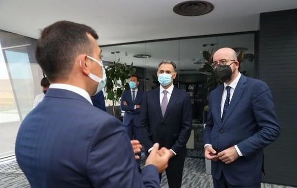 Şarl Mişel “Azərkosmos”un Əsas Yerüstü Peyk İdarəetmə Mərkəzində olub - FOTO
