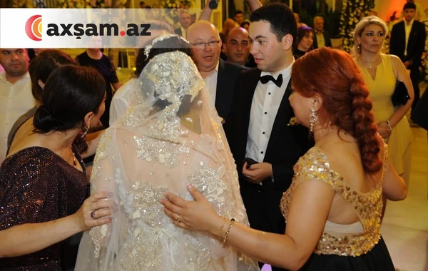 Vəfa Zeynalovanın qızının toyu oldu - FOTO