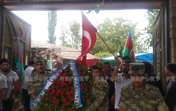Snayperlə vurulan şəhid Fərman Yaqublu dəfn edildi - YENİLƏNİB - FOTO