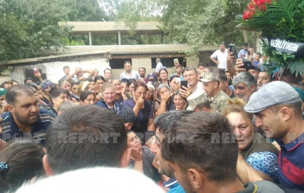 Snayperlə vurulan şəhid Fərman Yaqublu dəfn edildi - YENİLƏNİB - FOTO