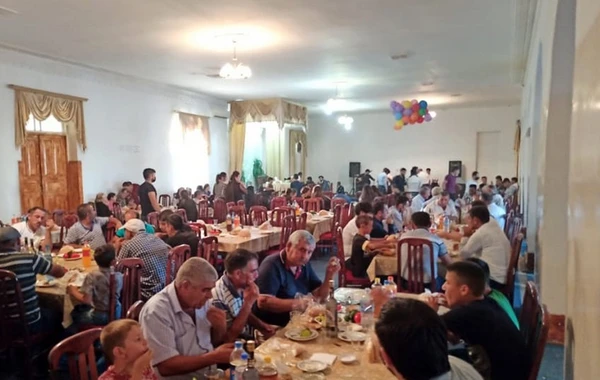 COVID-19 pasportu olmayan qonaqlar toydan kənarlaşdırıldı - FOTO