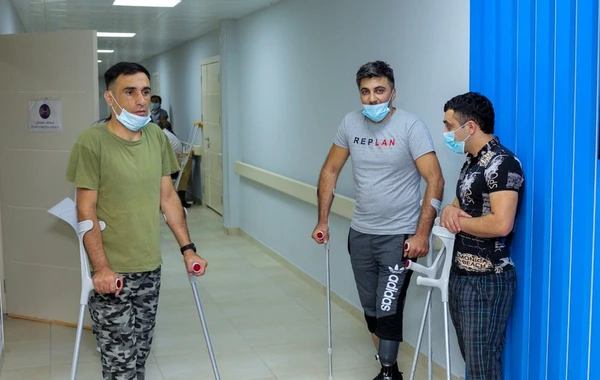 Daha bir qrup qazi yüksək texnologiyalı protezlərlə təmin olundu - FOTO