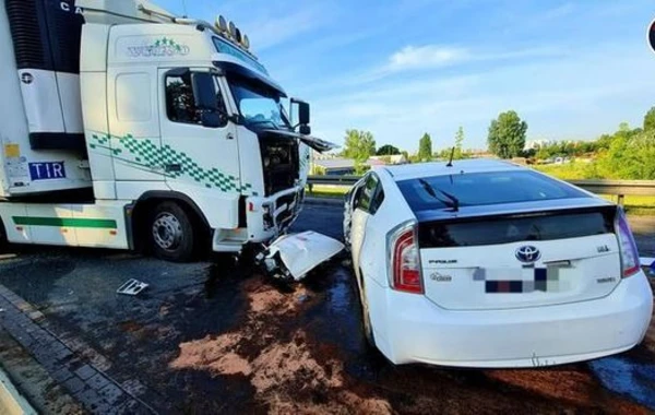 Polşada taksi fəaliyyəti ilə məşğul olan azərbaycanlı tələbə ağır qəza törədib - FOTO