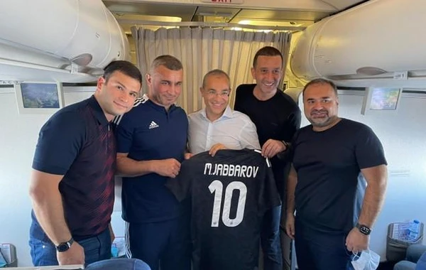 Mikayıl Cabbarov “Qarabağ”ın düşərgəsində - FOTO