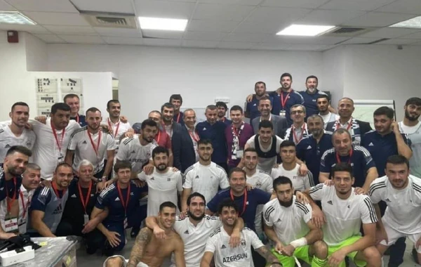 Mikayıl Cabbarov “Qarabağ”ın düşərgəsində - FOTO