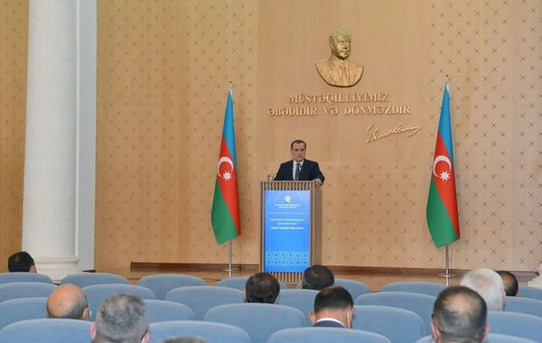Ceyhun Bayramov Azərbaycanın diplomatik nümayəndəliklərinin rəhbərləri ilə görüşdü – FOTO