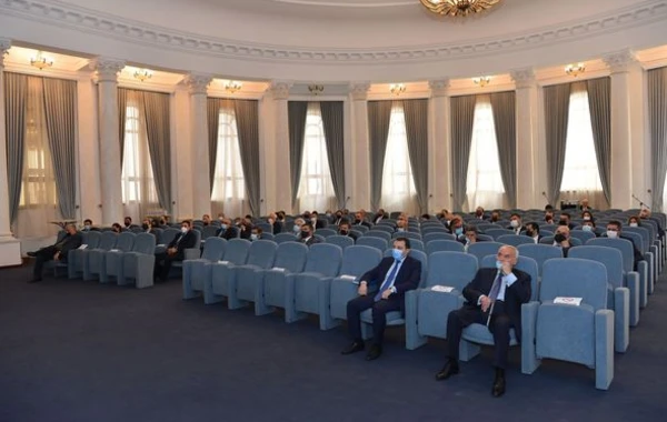 Ceyhun Bayramov Azərbaycanın diplomatik nümayəndəliklərinin rəhbərləri ilə görüşdü – FOTO