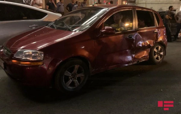 Bakıda qadın sürücü sərxoş halda qəza törətdi - FOTO