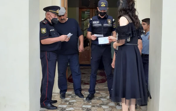 COVID-19 pasportu olmayanlar toy məclisinə buraxılmadı - FOTO
