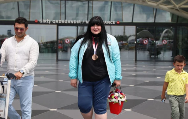İdmançımız İrina Kindzerska Bakıya qayıdıb - FOTO