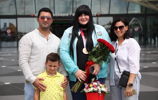 İdmançımız İrina Kindzerska Bakıya qayıdıb - FOTO