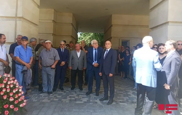 Amaliya Pənahovanın barelyefinin açılışı olub - FOTO