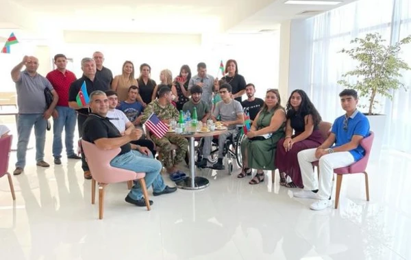 Diaspor nümayəndələri qazi və iki şəhid ailəsini öz himayələrinə götürüblər - FOTO