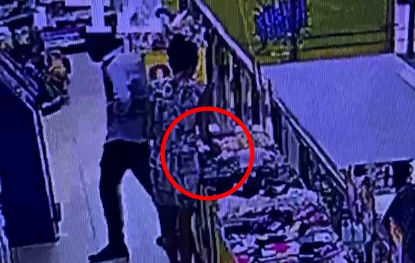 Bakıda "patı" istifadəçilərinin marketdən oğurluq görüntüləri kameraya düşüb