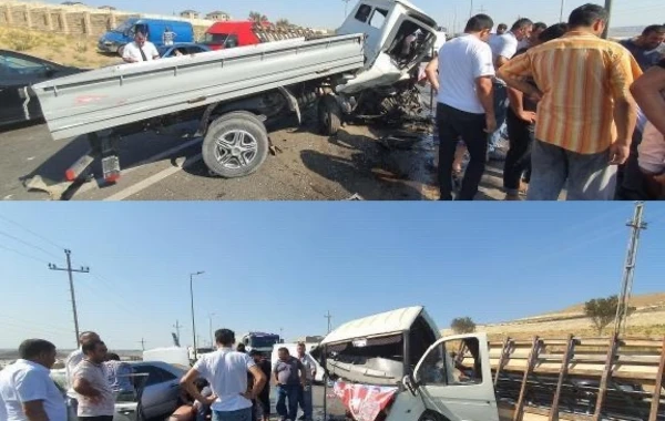 Masazırda dəhşətli qəza: "Mercedes"lə yük maşını toqquşdu - VİDEO