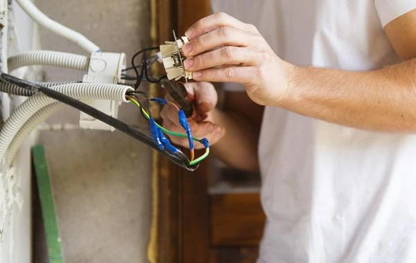 Tovuzda gənci elektrik cərəyanı vurdu, vəziyyəti ağırdır