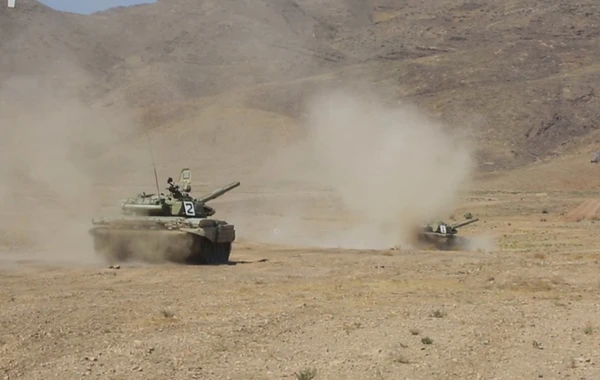Ordumuzun tank və mexanikləşdirilmiş birləşmələri yeni tədris dövrünə aktiv məşğələlərlə başlayıb - VİDEO
