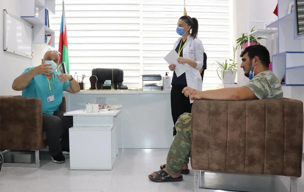 Dünya şöhrətli azərbaycanlı həkimlər Bakıda qaziləri müayinə edirlər - FOTO