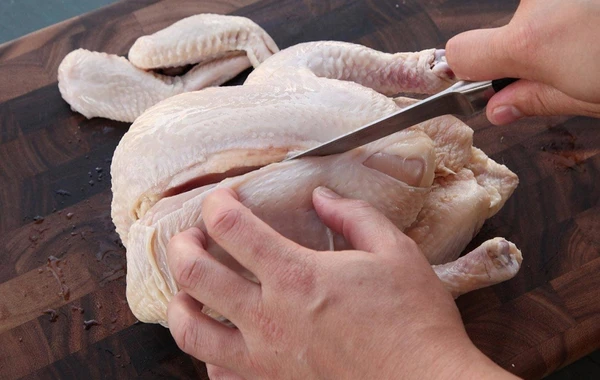 Rusiyadan gətirilən toyuq dərisi məhsulunda salmonella aşkarlanıb