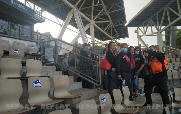 Azərbaycanlı azarkeşlər "Neftçi"nin Finlandiyadakı matçında problemlə üzləşdi - FOTO