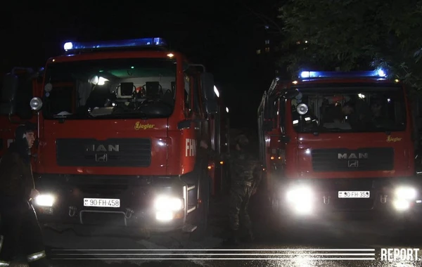Bakıda "Taxta bazarı"nda yanğın baş verib - FOTO