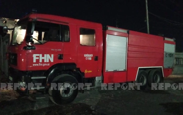 Bakıda "Taxta bazarı"nda yanğın baş verib - FOTO