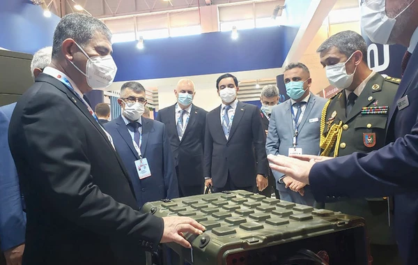 Закир Гасанов принял участие в открытии выставки "IDEF-2021"