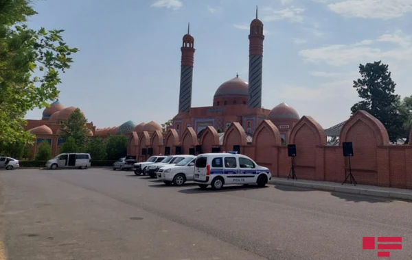 Gəncənin İcra başçısı Aşura günü "İmamzadə"yə gedib - FOTO