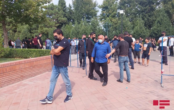 Gəncənin İcra başçısı Aşura günü "İmamzadə"yə gedib - FOTO