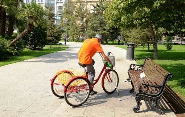 Bakının küçələrini velosipedlə təmizləyəcəklər - FOTO