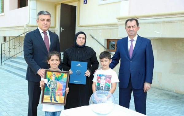 Vətən müharibəsi şəhidlərinin ailələrinə və müharibə əlillərinə evlər təqdim edildi - FOTO