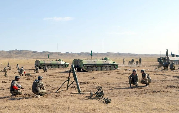 Азербайджанские военнослужащие ведут подготовку к конкурсу "Мастера артиллерийского огня" - ФОТО