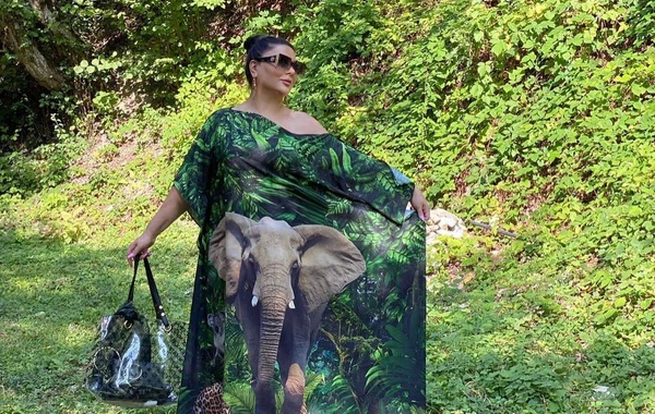 Təranənin geyimi bəyənilmədi: "Toy paltarında dağda gəzmək yeni dəbdir" - FOTO