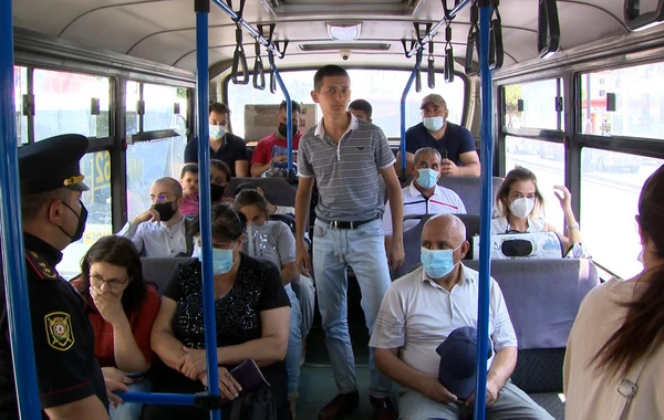 Polis mülki geyimdə avtobuslarda reyd keçirib - VİDEO