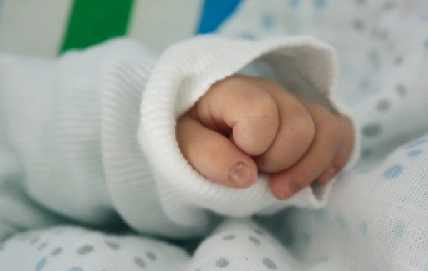 Bakıda ata 6 aylıq qızını boğub öldürdü: Oğlan istəyirmiş
